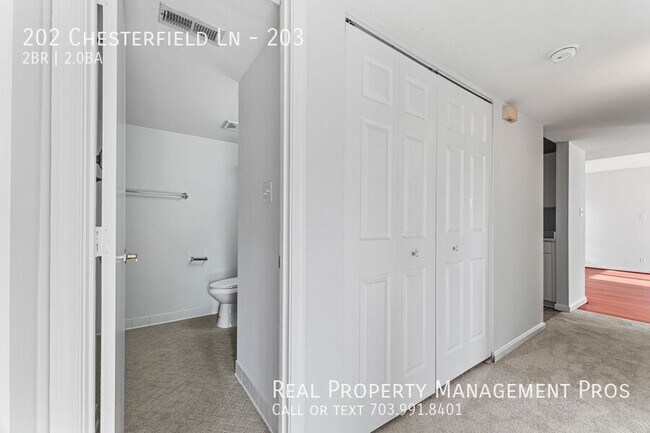Building Photo - 202 Chesterfield Ln