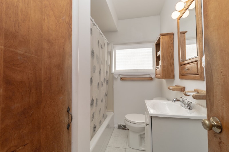 Building Photo - 5035 Norwich Rd