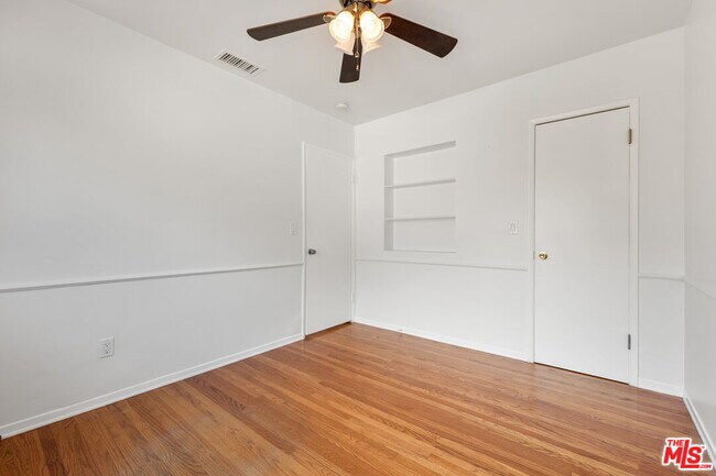 Building Photo - 7601 Dunfield Ave
