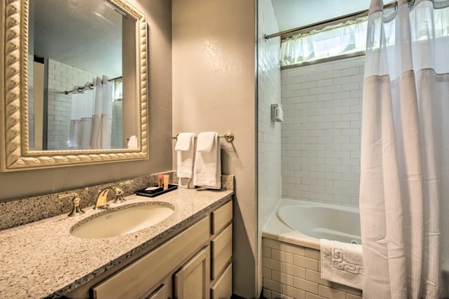 master bathroom - 418 Beachfront Dr