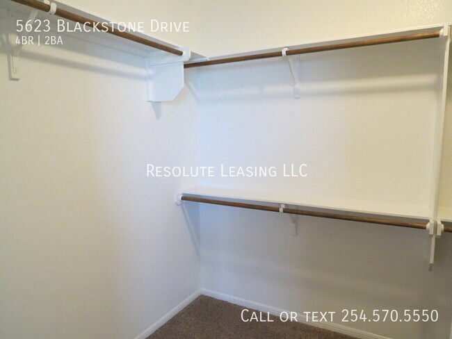 Building Photo - 5623 Blackstone Dr