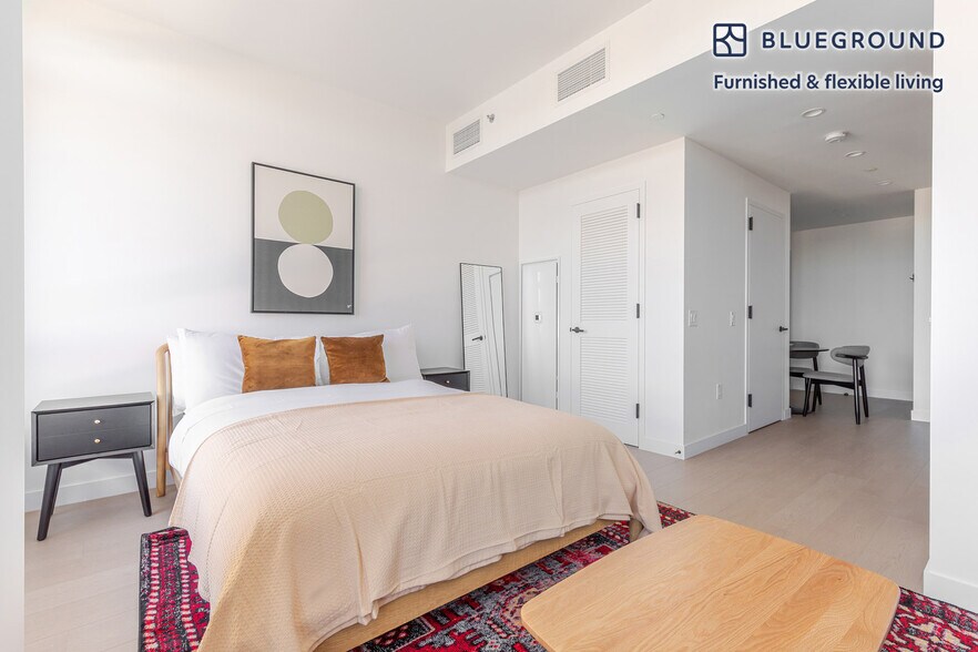 Building Photo - 482 Kent Ave