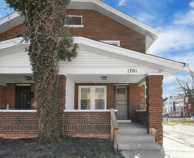 Building Photo - 1701 Kent St