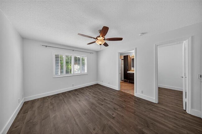 Building Photo - 744 NW 42nd Pl