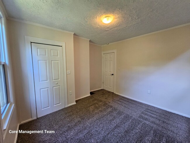 Building Photo - Amazing 4 bedroom 1 bath home in Avalon