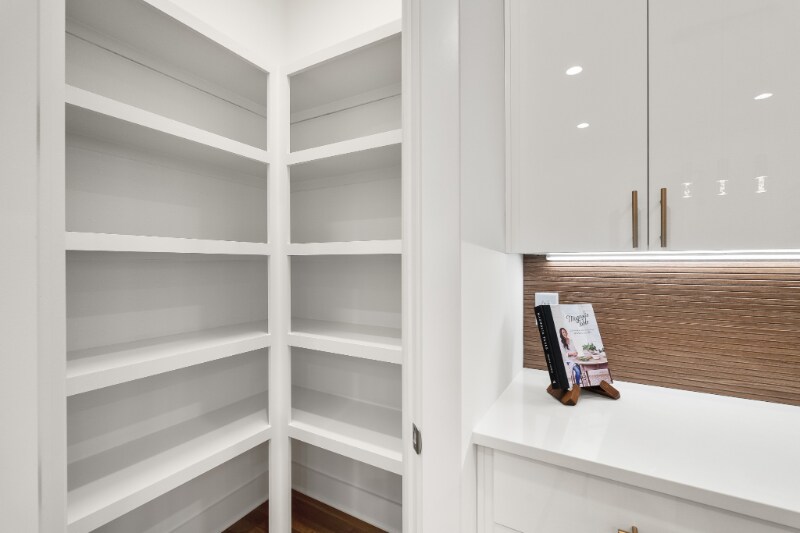 Building Photo - 1300 Edgehill Ave