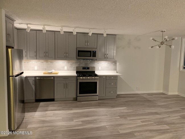 Building Photo - 675 Ocean Ave N