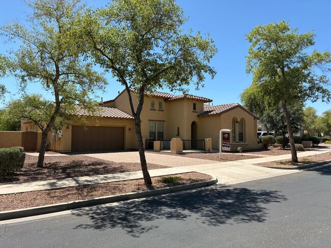 Building Photo - 20973 W Cora Vista