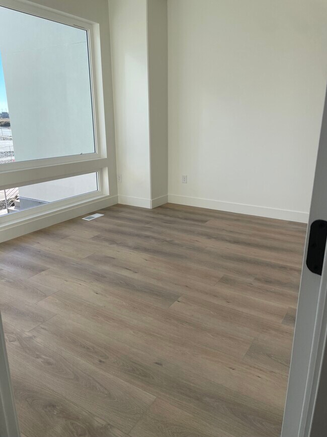 Building Photo - 1474 W Cook Ln