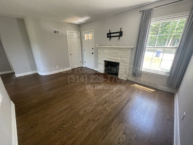 Building Photo - 425 Bismark Ave