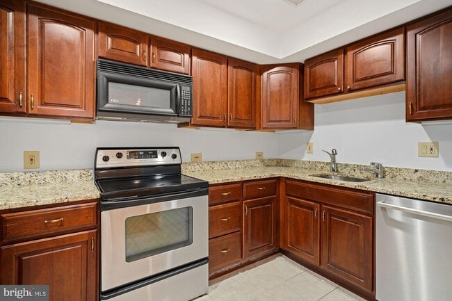 Building Photo - 1241 30th St NW
