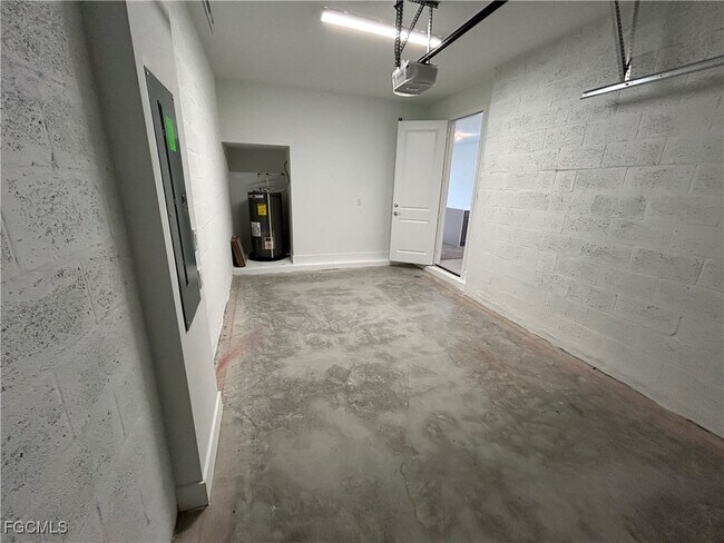 Building Photo - 5835 Cassidy Ln