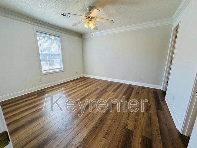 Building Photo - 804 Garcia Way