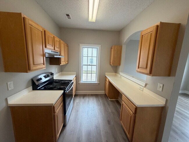 Building Photo - Newly Remodeled