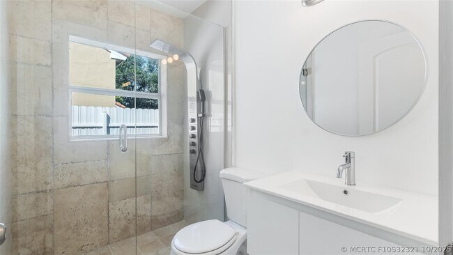 Building Photo - 1811 SW 124th Way