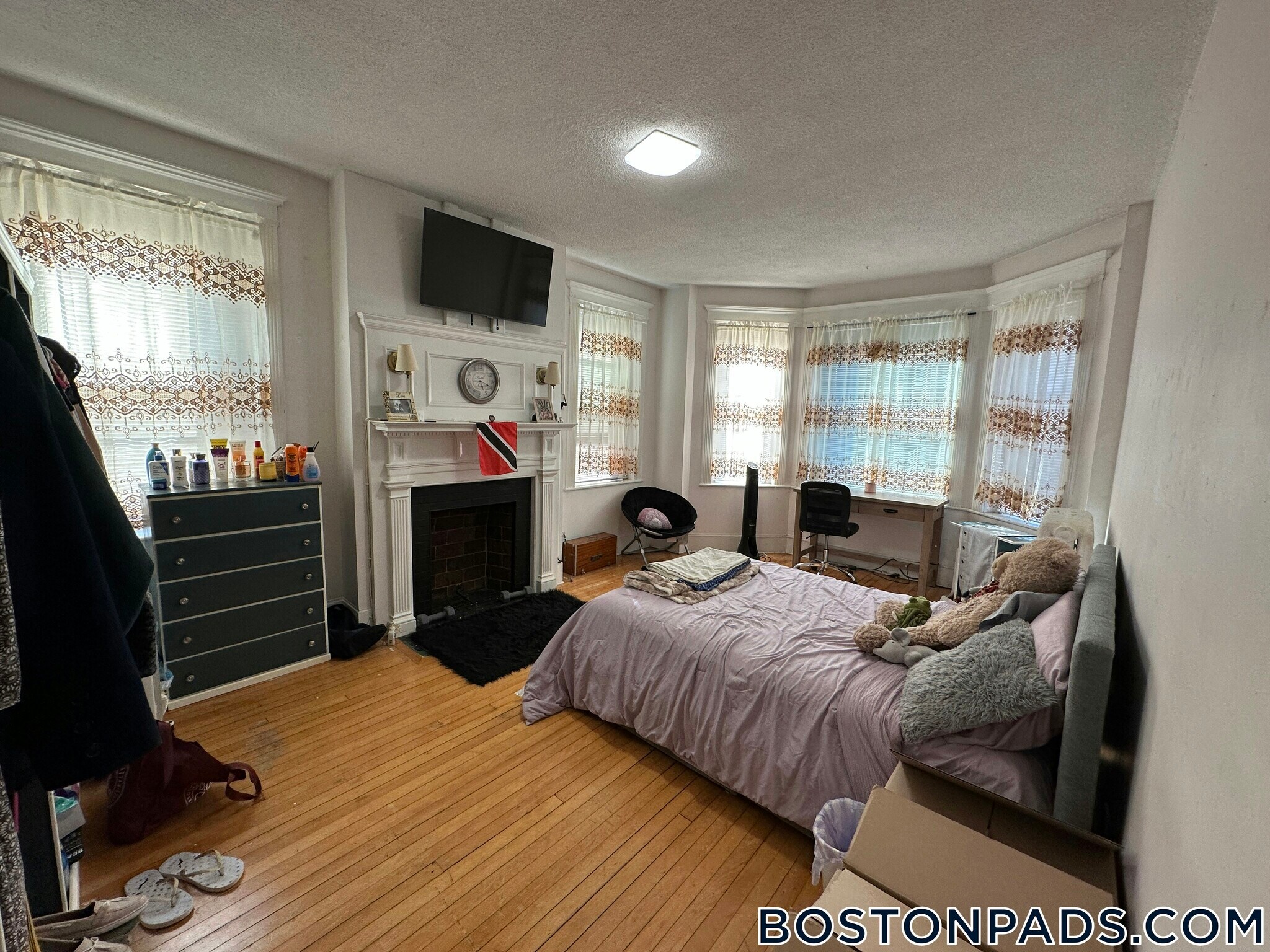 Building Photo - 32 Glenville Ave