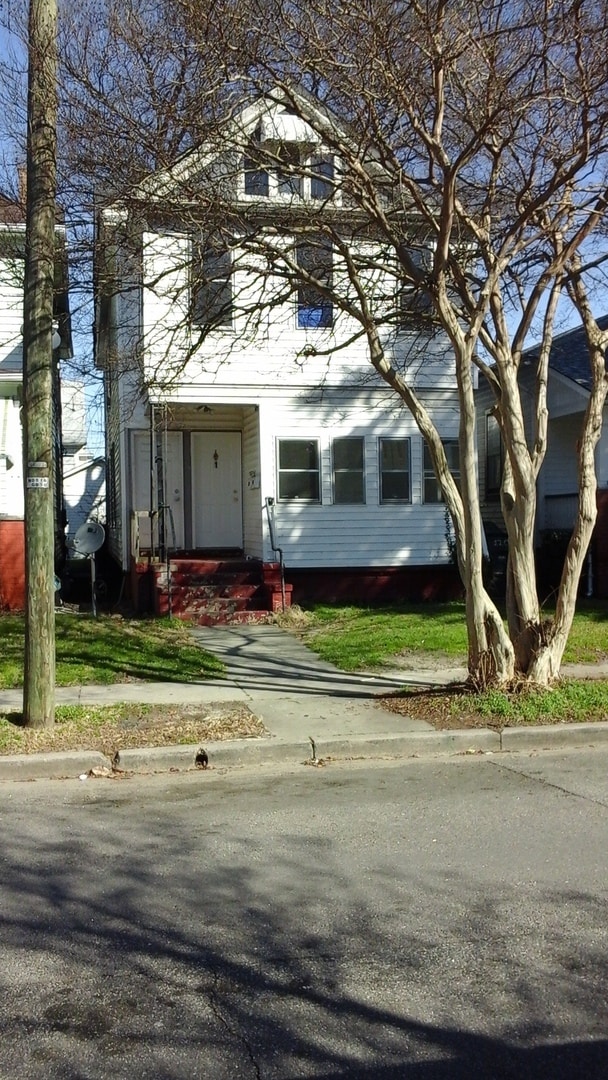 Primary Photo - 120 Hough Ave