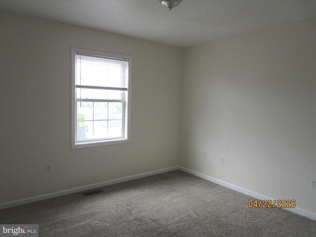 Building Photo - 540 Thompson St