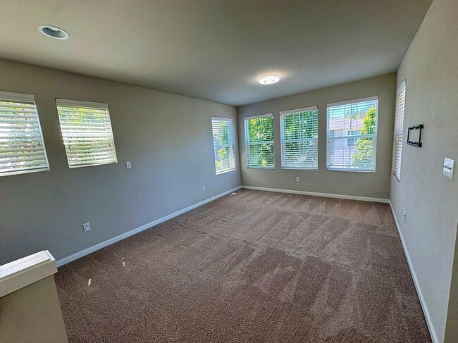 Building Photo - 17821 38th Dr SE