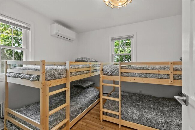 Building Photo - 12 Granada Ter