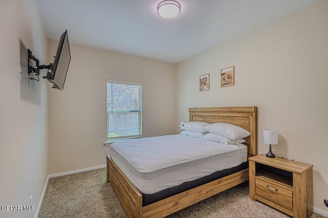 Building Photo - 360 Hector Porras Dr