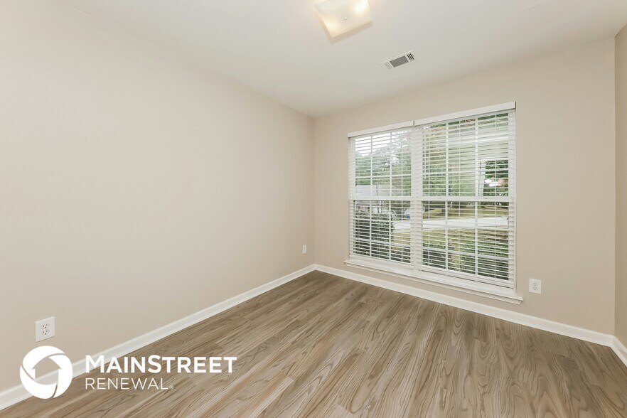 Building Photo - 10123 Deep Creek Dr