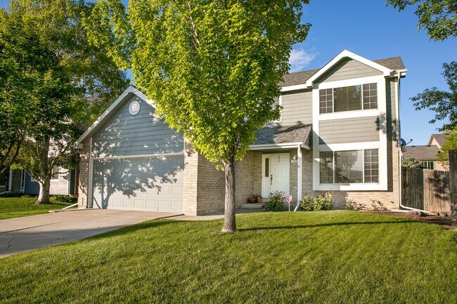 Building Photo - Spacious and Serene Home with Ideal Location near Parks, Trails, and Schools!