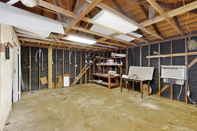Building Photo - 4429 Oleander Trail