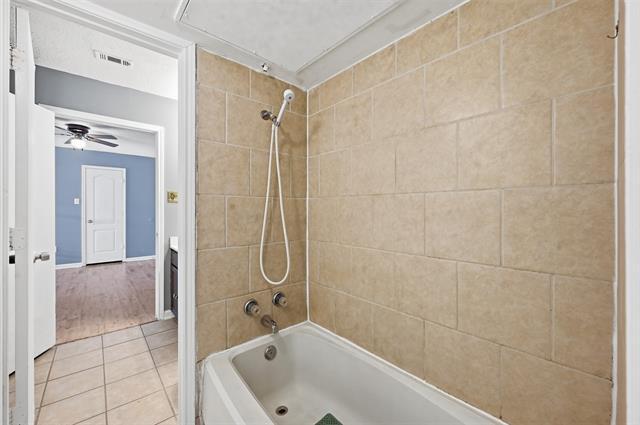 Building Photo - 5809 Mansfield Rd