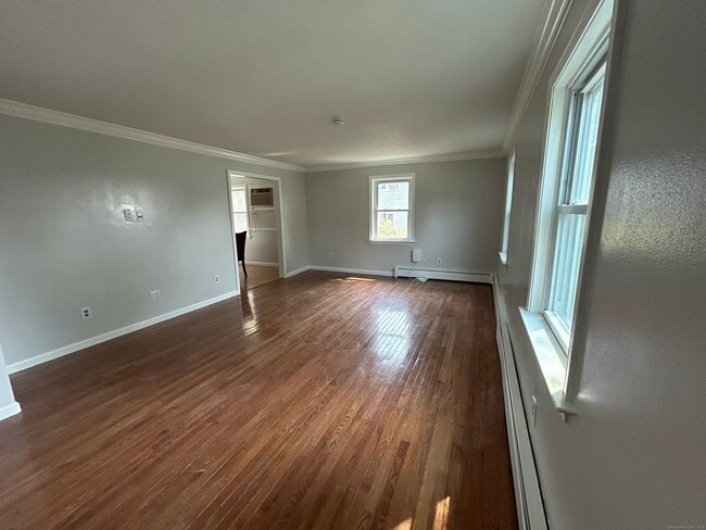 Building Photo - 14 Normandy Dr