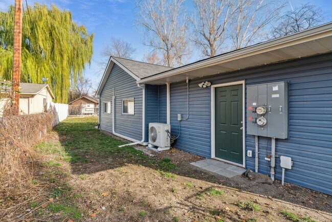 Building Photo - 4306 Plum St