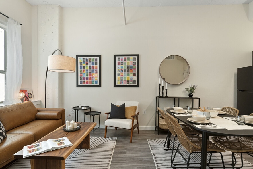 Building Photo - Notable