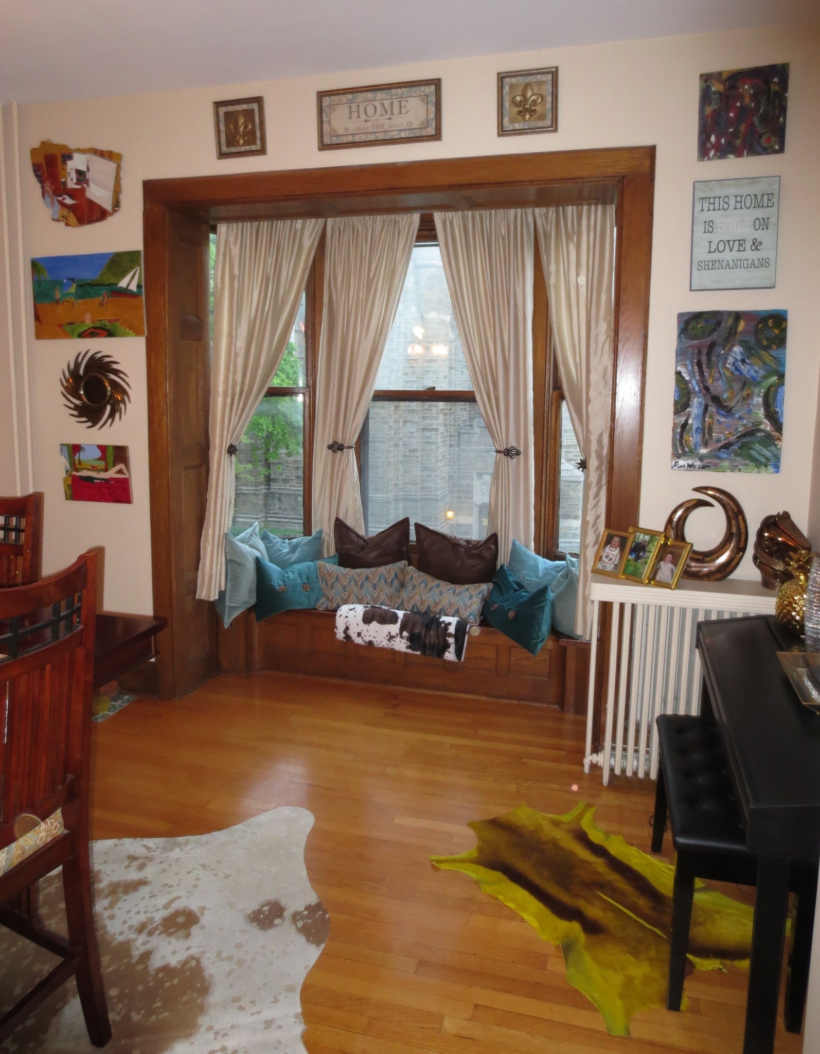 Bay Window - 206 Lancaster St