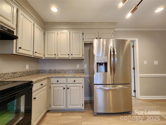 Building Photo - 7232 Sheffingdell Dr