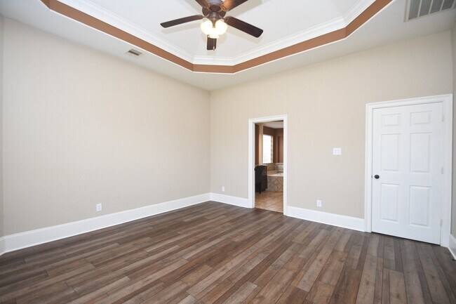 Building Photo - 606 Whitney Oaks Ln