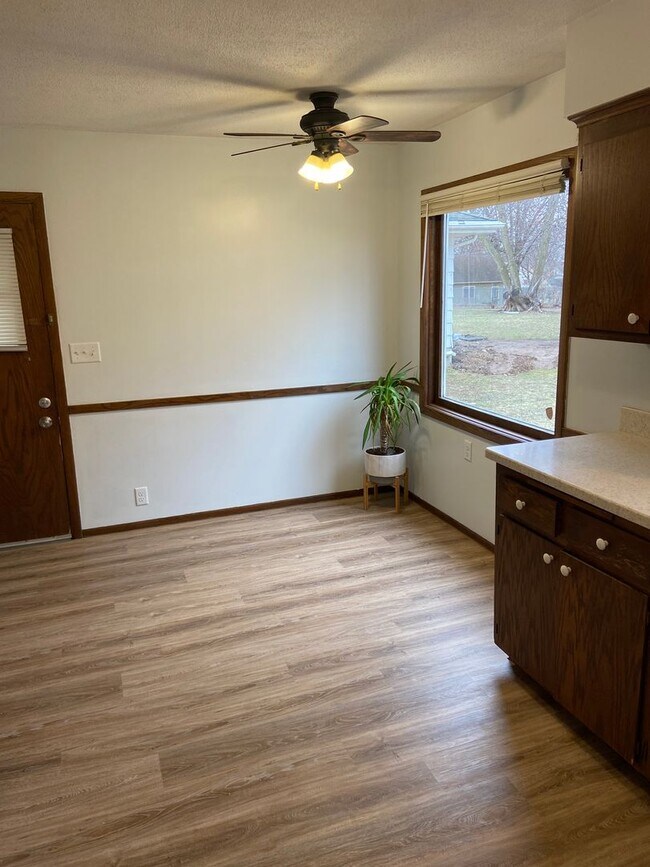 Building Photo - 1671-1673 Leone