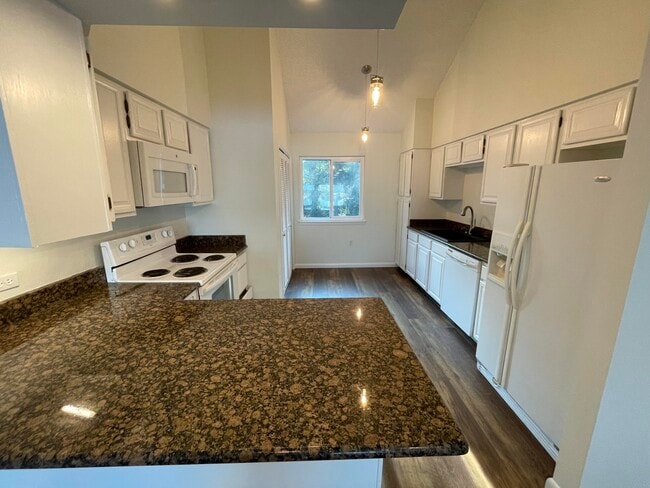 Building Photo - 30 Marina Cove Dr