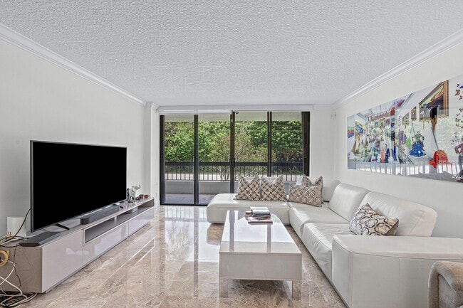 Building Photo - 277 N Ocean Blvd