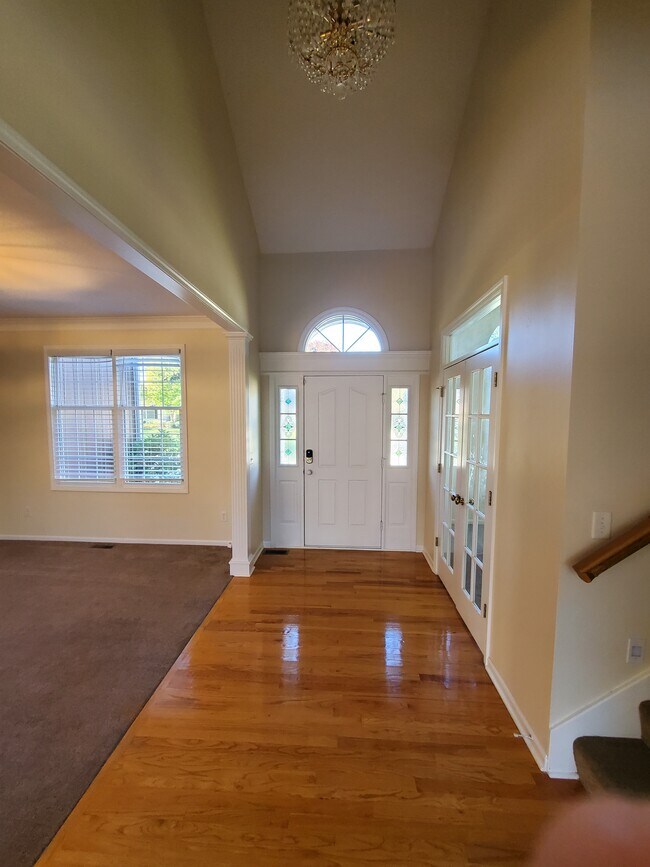 Building Photo - 14612 S Hallet St