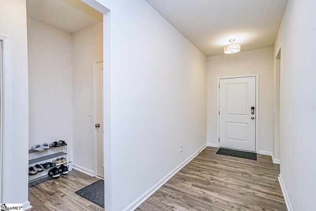 Building Photo - 431 White Peach Way