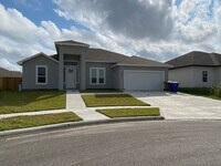 Building Photo - 3806 Negin Dr