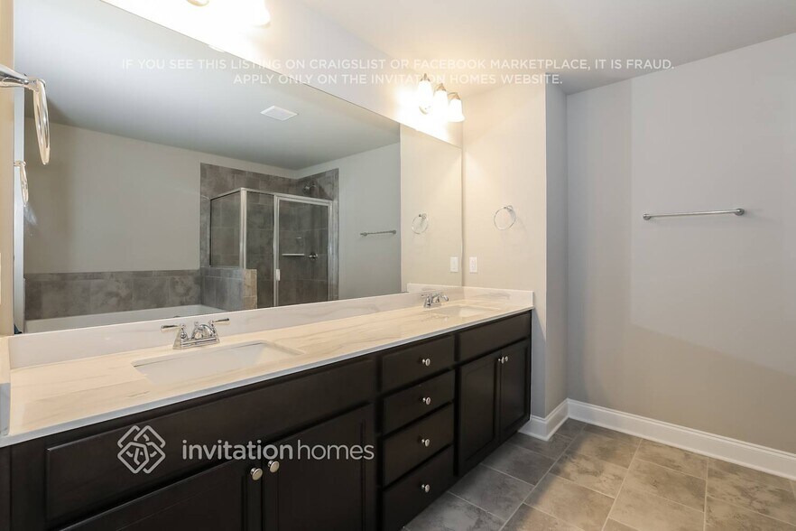 Building Photo - 2832 Wild Santana Wy