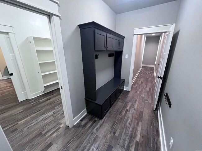 Building Photo - 206 Bridgewood Dr