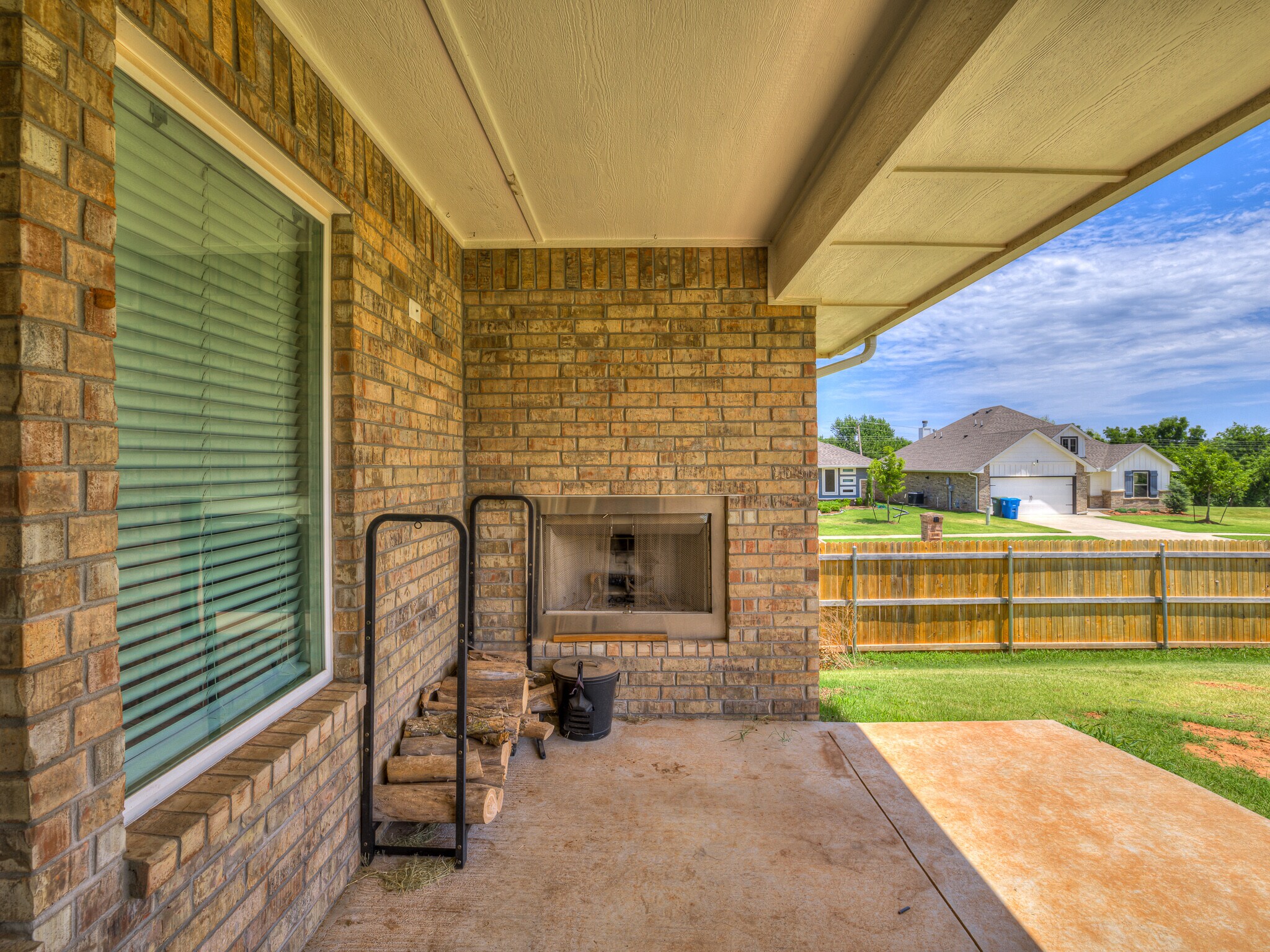 Building Photo - 3716 Pettit Blvd