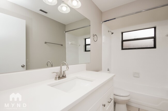 Building Photo - 530 Delido Way