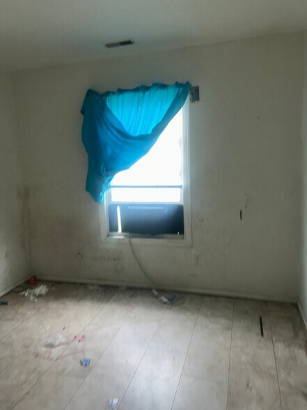Building Photo - 1104 N 41st St