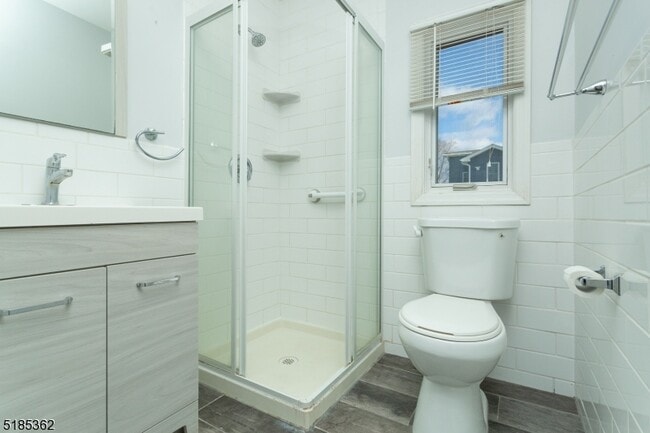 Building Photo - 26 Manito Ave