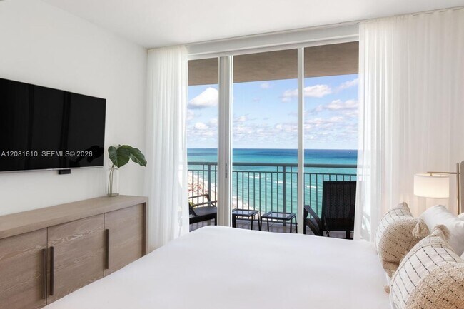 Building Photo - 17375 Collins Ave