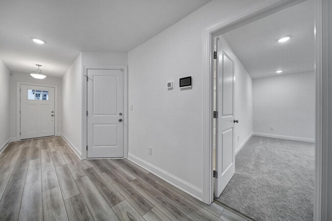 Building Photo - Gorgeous Brand New Townhome in Concord nea...