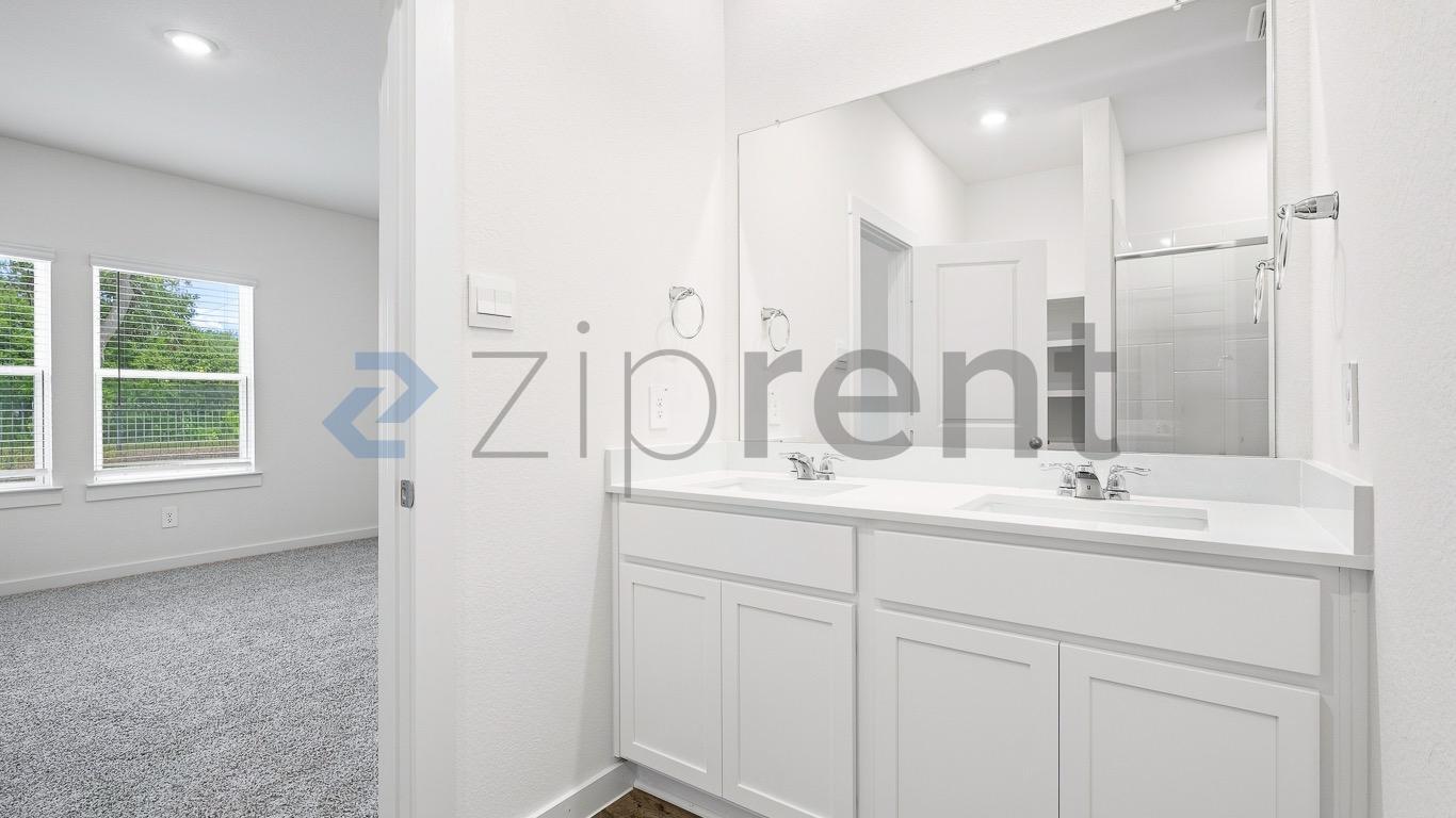 Building Photo - Unit 8051